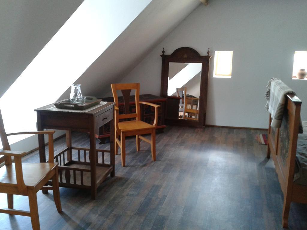 Convivium Transilvania Crit Ngoại thất bức ảnh